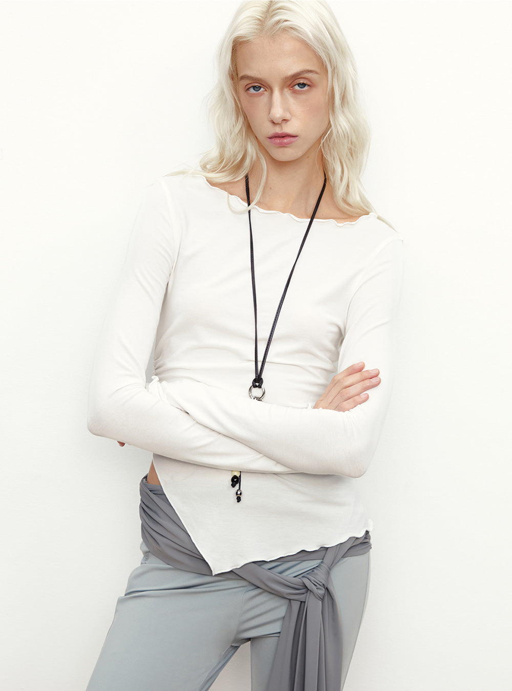 Off-Shoulder Ruffled Edge Long Sleeve Top (2color)